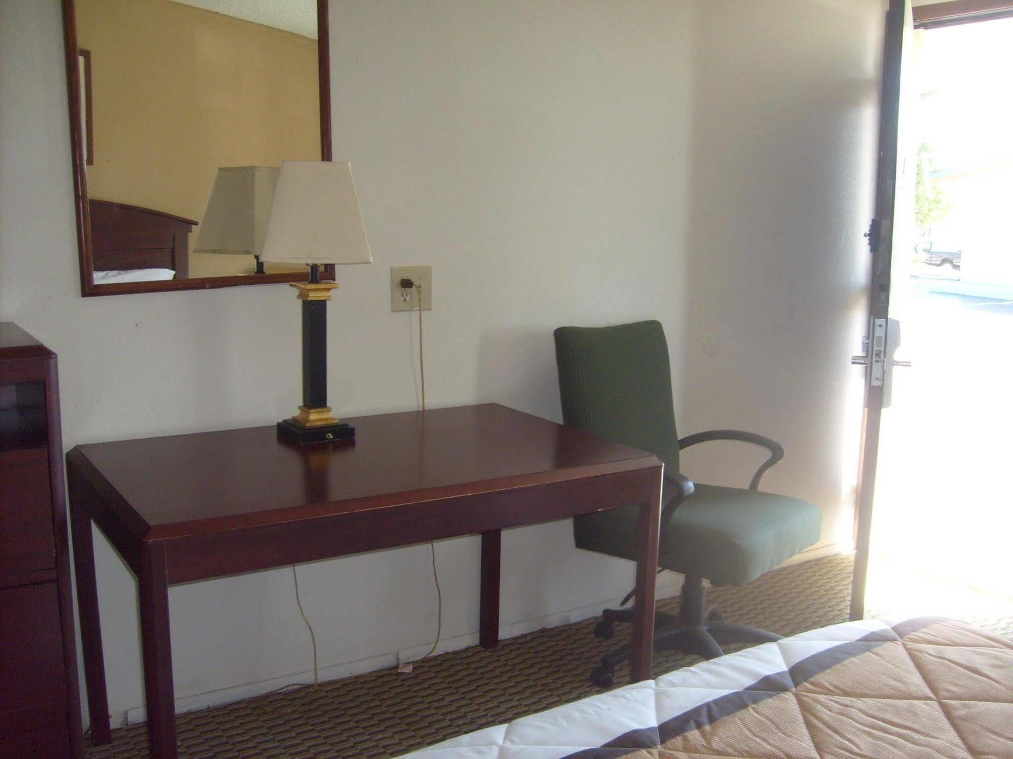 Express Inn トムソン エクステリア 写真